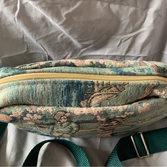 Tapestry by Holdings Fine Accessories Golf Sport Embroidered Zipper Cros - Picture 4 of 11